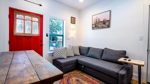 Smart TV - SA Urban Tiny House (San Antonio)