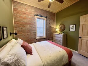 2 Schlafzimmer, Reisekinderbett, kostenloses WLAN, Bettwäsche