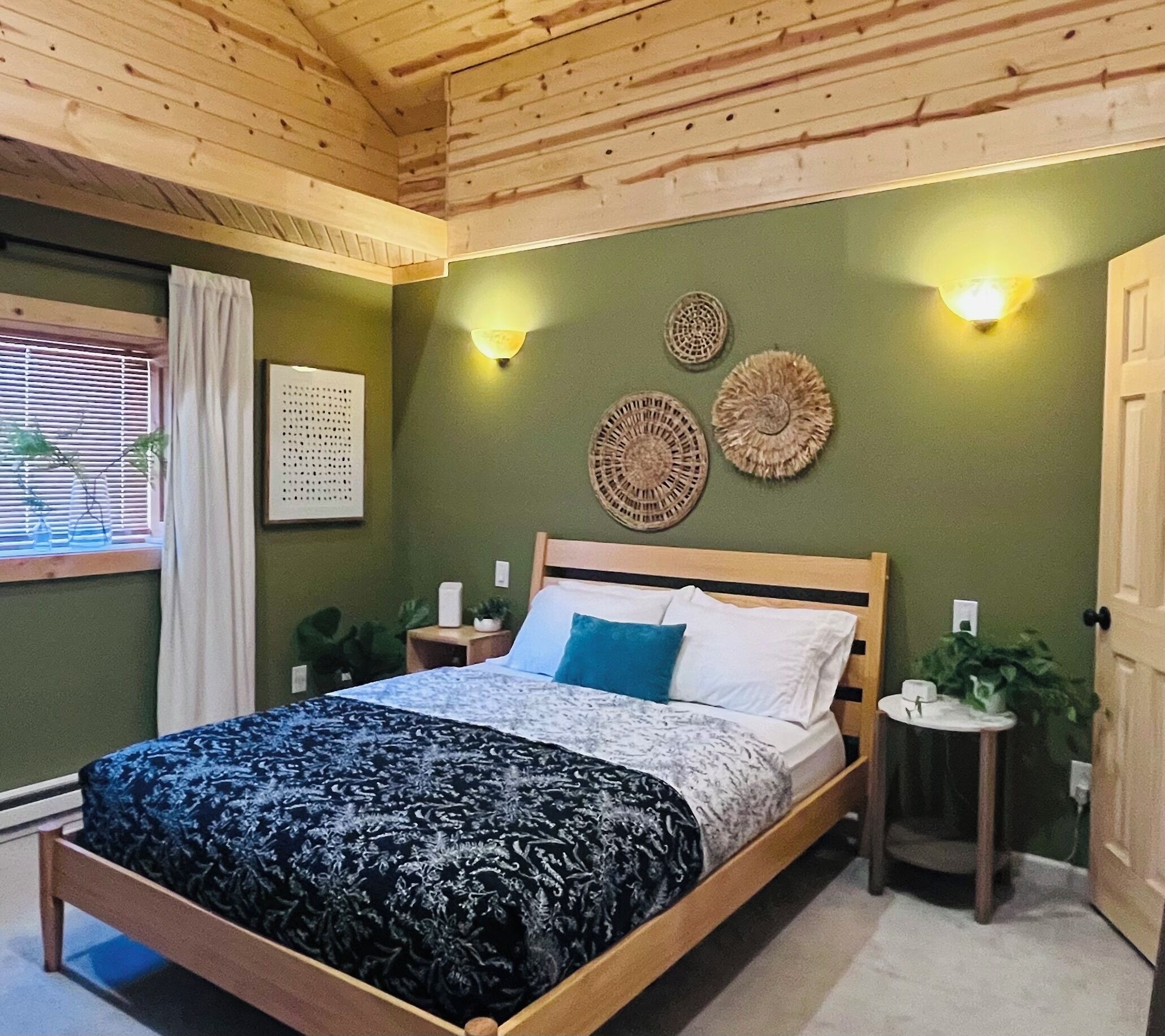 2 bedrooms, travel cot, free WiFi, bed sheets