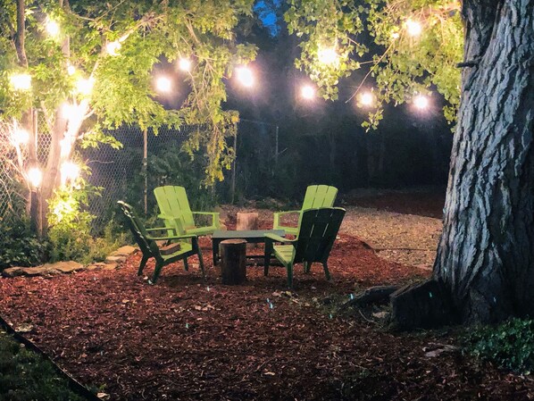 Property grounds - Hidden Gem! Gated Parking, Large Fenced Yard, Woodstove (Trinidad)