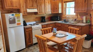 Wasserkocher mit Kaffee-/Teezubehör