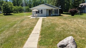 Exterior - Modern Cozy Cottage w/ Lake Access (Crystal)