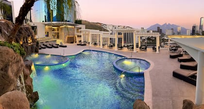 Safi Royal Luxury Metropolitan