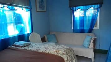 Single Room | Iron/ironing board, free WiFi
