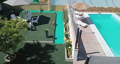 Casa en conjunto rural con piscina y barbacoa en Moriles donde relajarte