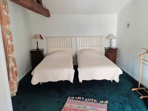 2 bedrooms, desk, soundproofing, iron/ironing board