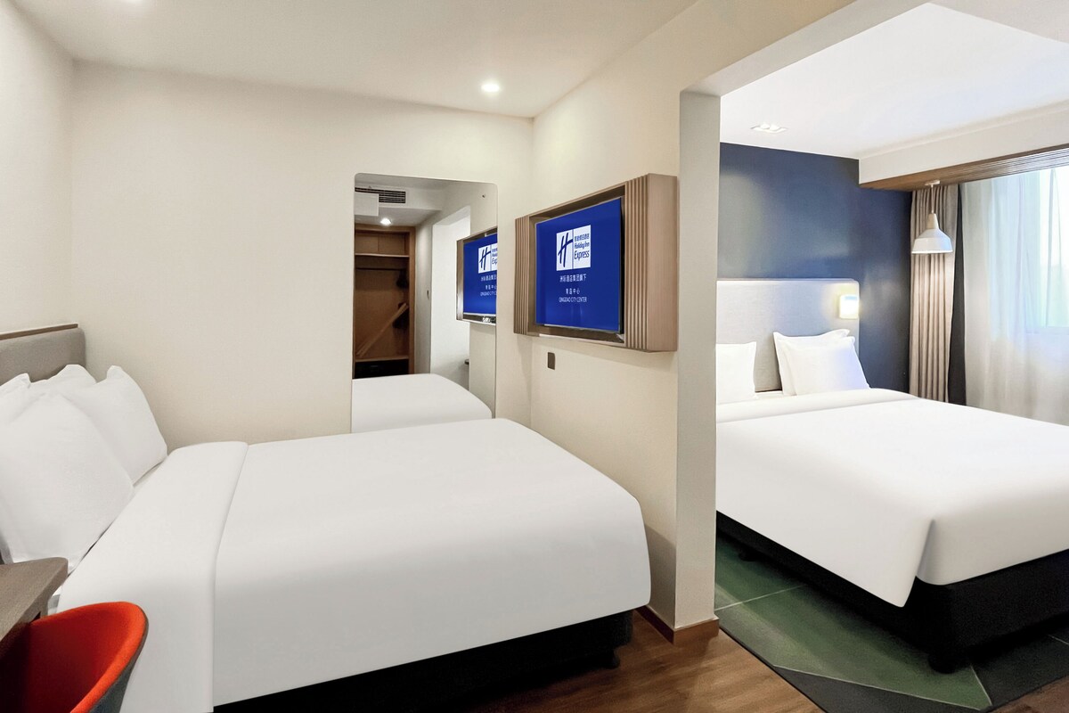 Suite, 1 King Bed | Premium bedding, down comforters, pillowtop beds, in-room safe