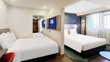 Suite, 1 King Bed | Premium bedding, down comforters, pillowtop beds, in-room safe