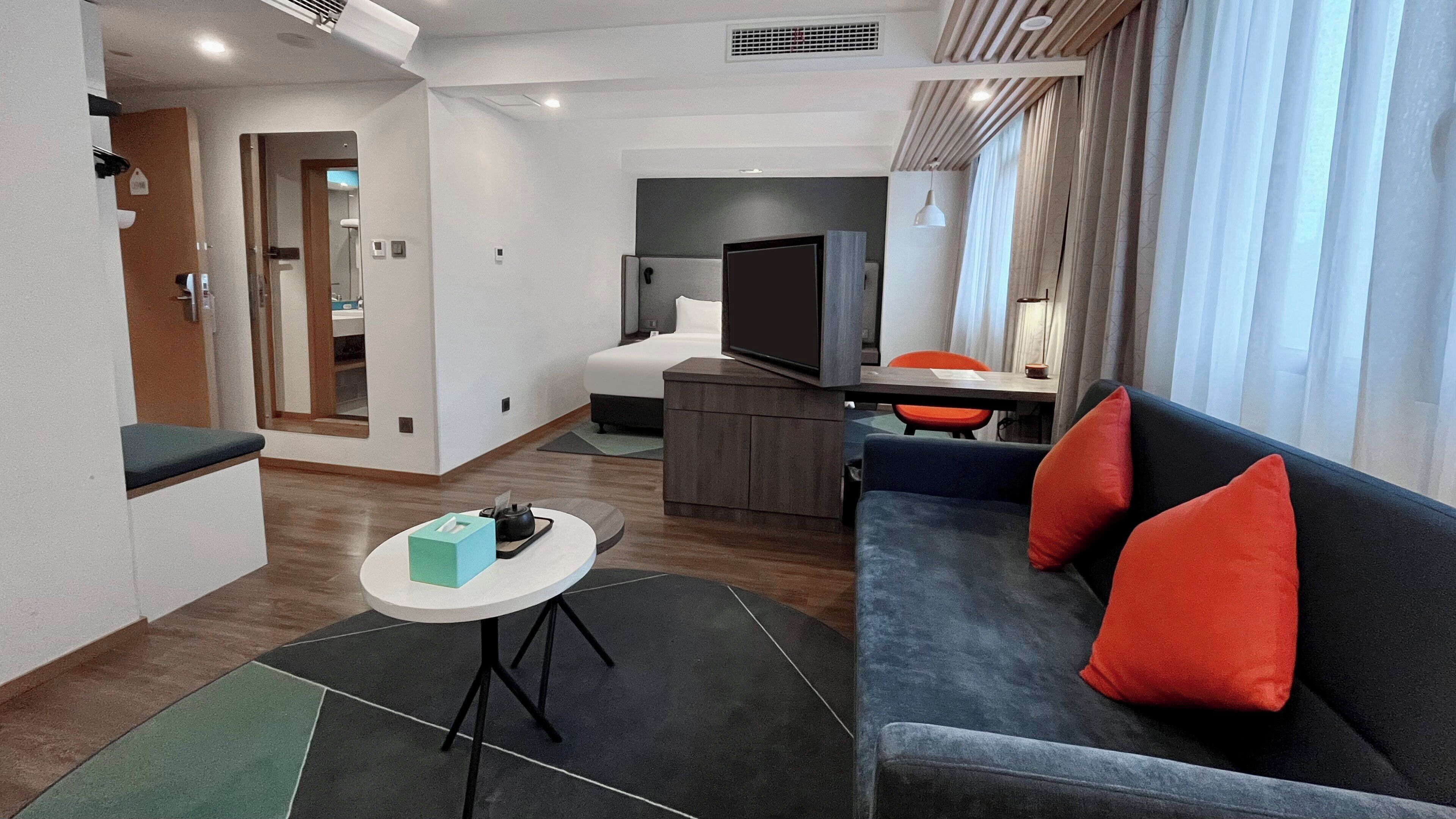 Habitación estándar, 1 cama King size y sofá cama | Ropa de cama de alta calidad, edredón y camas con pillow-top 