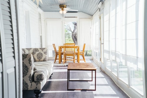 Leaning Oaks Ranch - A Perfect Texas Hill County Ranch Getaway!