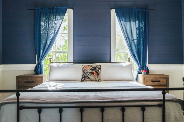 3 bedrooms, desk, free WiFi, bed sheets