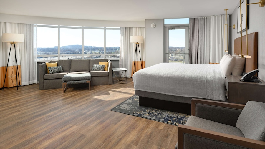 Hampton Inn & Suites Huntsville Downtown
