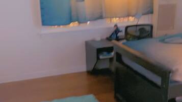 2 bedrooms, desk, free WiFi, bed sheets