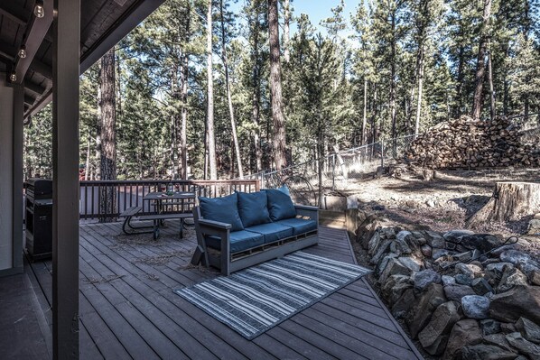 Studio (2 Bedrooms) | Property amenity