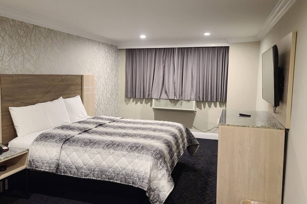Kamar Klasik | Wi-Fi gratis dan seprai linen