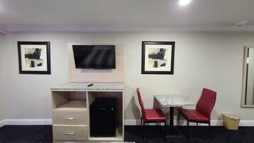 Deluxe Room | Free WiFi, bed sheets