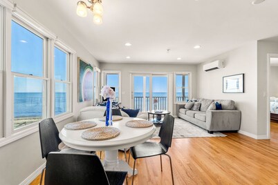 Luxurious Beachfront 2 bedroom condo