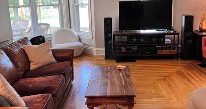 Historic Victorian Estate 4 Bed 2 Bath Fast Wifi