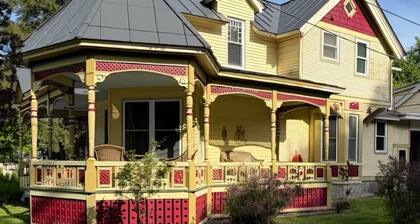 Historic Victorian Estate 4 Bed 2 Bath Fast Wifi