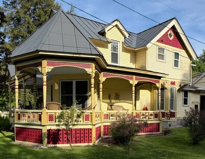 Historic Victorian Estate 4 Bed 2 Bath Fast Wifi