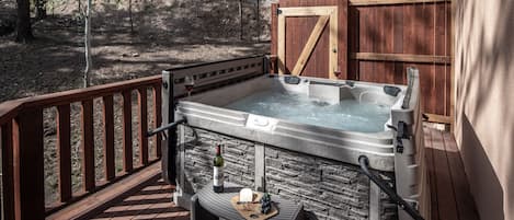 Studio (Multiple Bedrooms) | Property amenity