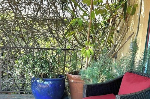 Italian Villa 3br/2BA Large house+ walk to beach