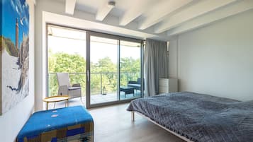 2 bedrooms, travel cot, free WiFi, wheelchair access