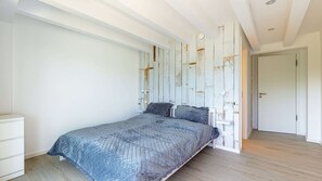 3 bedrooms, travel cot, free WiFi, wheelchair access