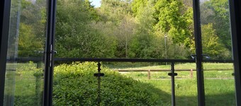 360 Serviced Accommodations - Brentwood 2 Bedroom Executive Apartment With Secure Parking