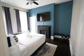 3 chambres, fer et planche à repasser, Wi-Fi, draps fournis