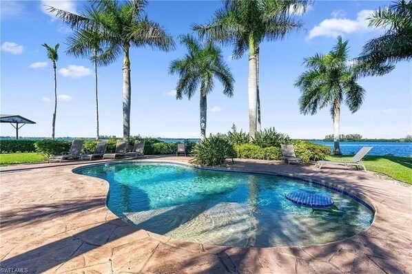 Outdoor pool, a heated pool