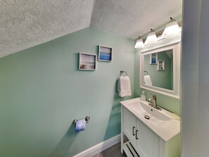 Bathroom - Sea Dancer 210 (Flagler Beach)