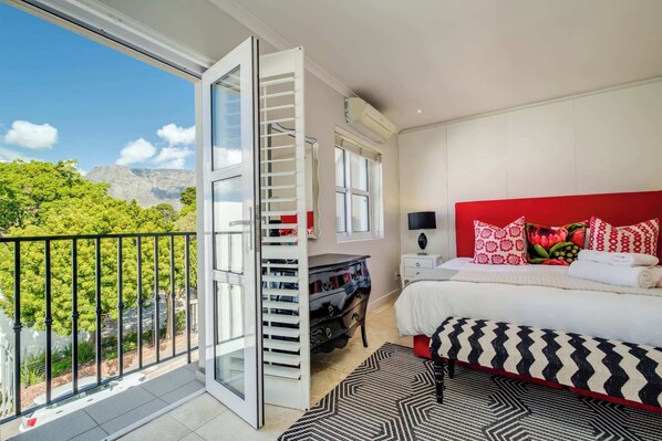 3 bedrooms, desk, iron/ironing board, WiFi