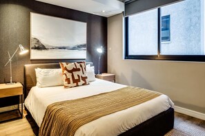 2 soverom, strykejern/-brett, reiseseng for barn og wi-fi