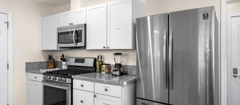 Homey, Clean & Convenient for Vacation or Business