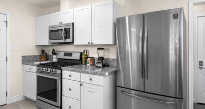Homey, Clean & Convenient for Vacation or Business