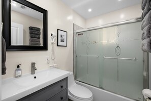 Ensemble baignoire-douche
