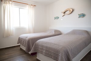 2 bedrooms, free WiFi, bed sheets, wheelchair access