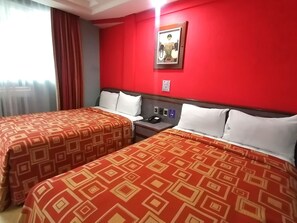 In-room safe, desk, free WiFi, bed sheets - Hotel Azores (Mexico City)
