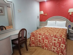 Standard Room | In-room safe, desk, free WiFi, bed sheets
