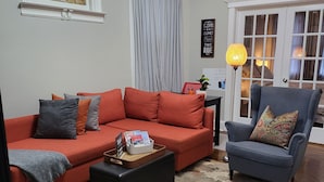 Unclassified image, 3 of 9, button - Very Clean and Comfortable 3 Bedroom -  Near Everything.  (Jersey City)