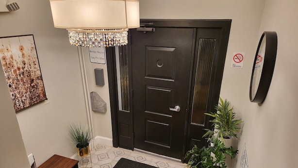 Unclassified image, 1 of 9, button - Very Clean and Comfortable 3 Bedroom -  Near Everything.  (Jersey City)