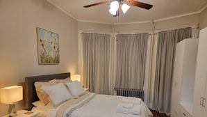 Unclassified image, 4 of 9, button - Very Clean and Comfortable 3 Bedroom -  Near Everything.  (Jersey City)