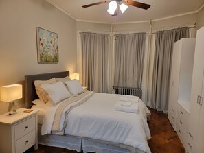 3 Schlafzimmer, Schreibtisch, WLAN, Bettwäsche