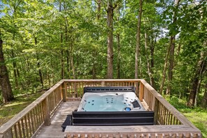 Tina de hidromasaje al aire libre