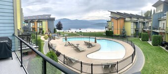 Scotch on the Rocks - Waterfront - Shuswap Vacations and Sledding Accommodation