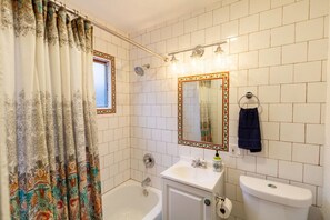 Combined shower/bathtub, hair dryer, towels - Air Concierge Old Town Charming Cottages 3 (San Diego)