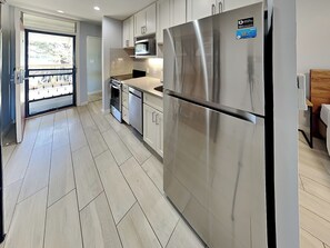 Condo (0 Bedroom) | Servicio de la propiedad