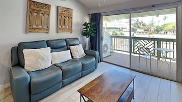 Condo (0 Bedroom) | Servicio de la propiedad