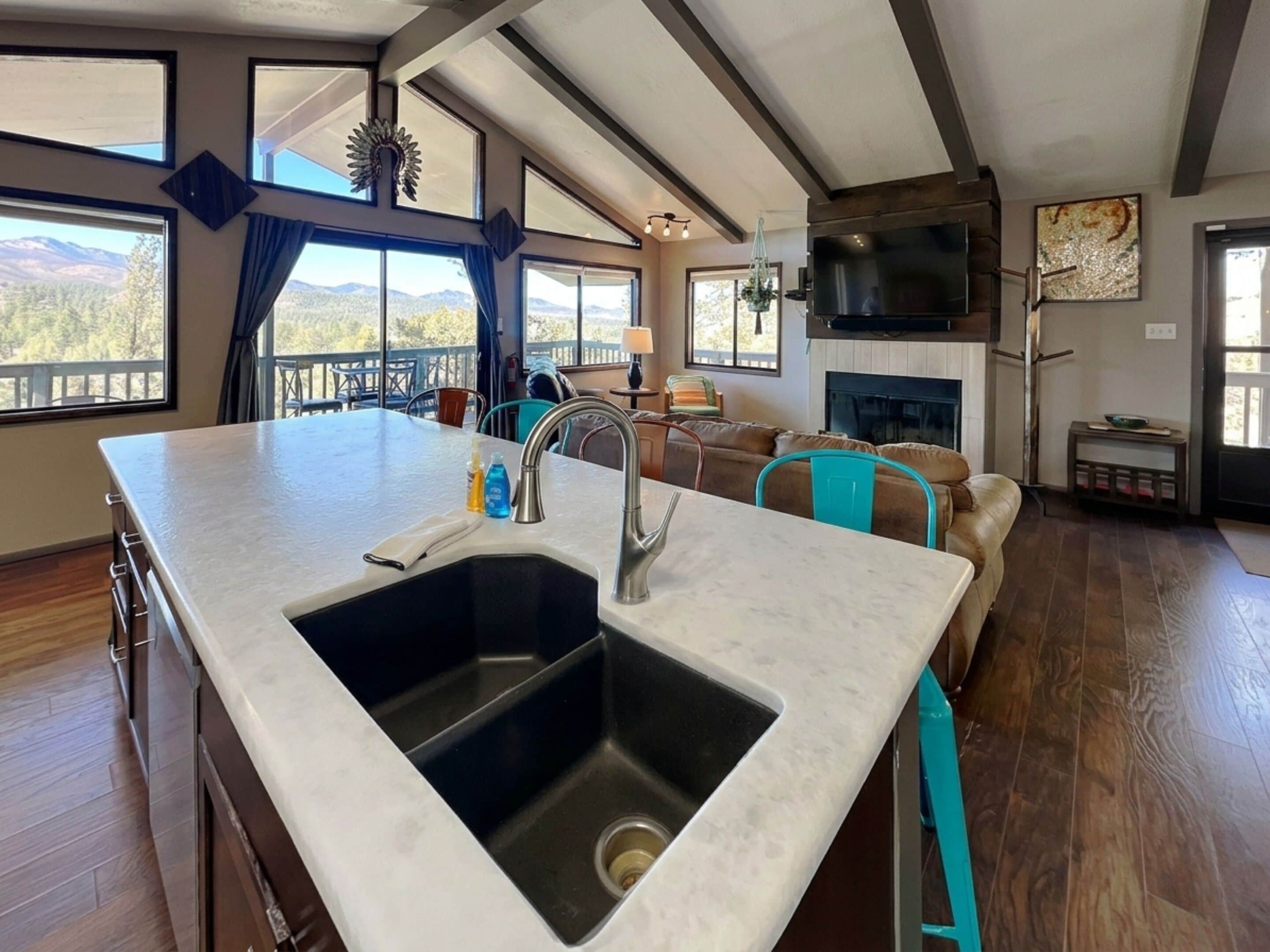 Estudio (3 Bedrooms) | Servicio de la propiedad